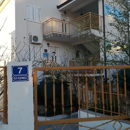 Pearl Apartment *